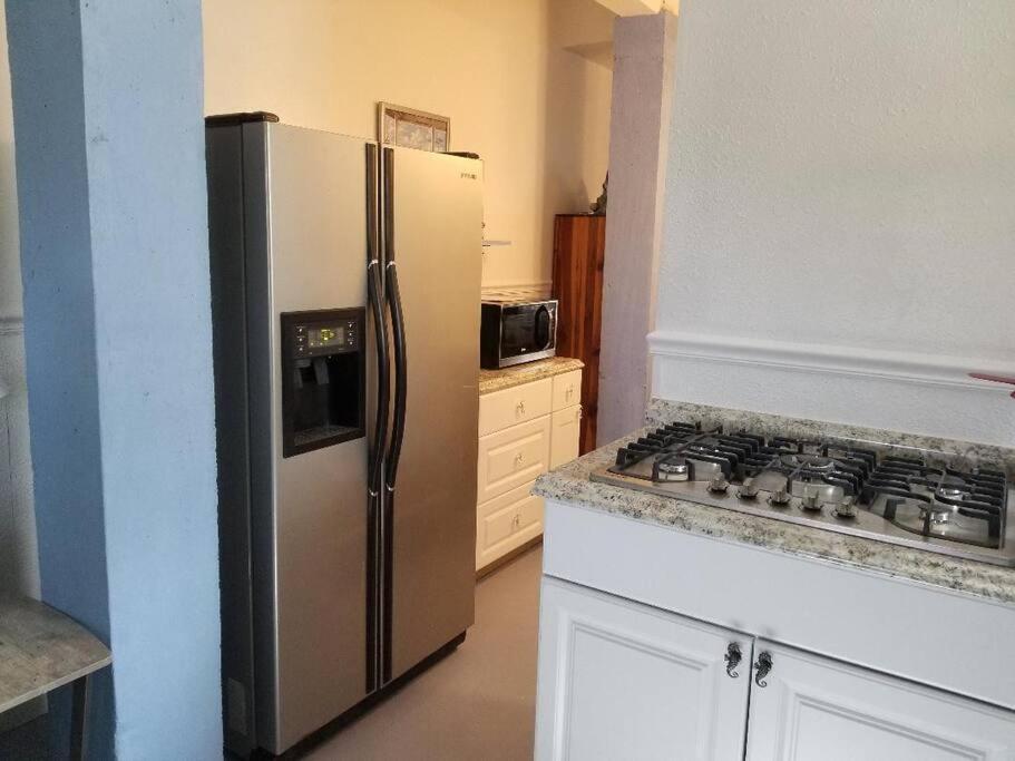 The Seahorse Apt - Lakeside And Close To The Beach Appartement Galveston Buitenkant foto