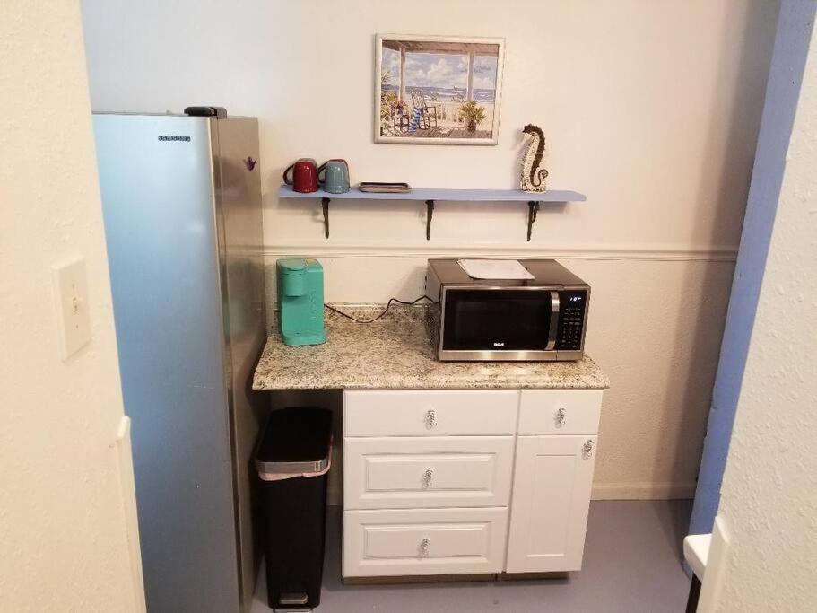 The Seahorse Apt - Lakeside And Close To The Beach Appartement Galveston Buitenkant foto