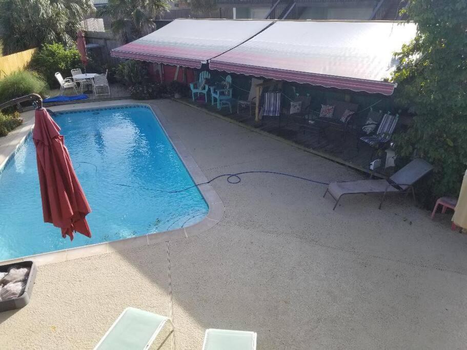 The Seahorse Apt - Lakeside And Close To The Beach Appartement Galveston Buitenkant foto