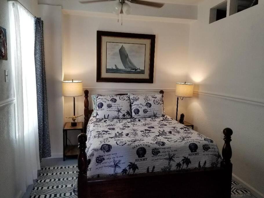 The Seahorse Apt - Lakeside And Close To The Beach Appartement Galveston Buitenkant foto