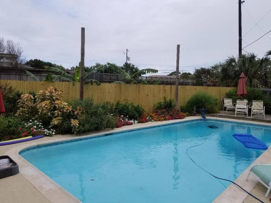The Seahorse Apt - Lakeside And Close To The Beach Appartement Galveston Buitenkant foto